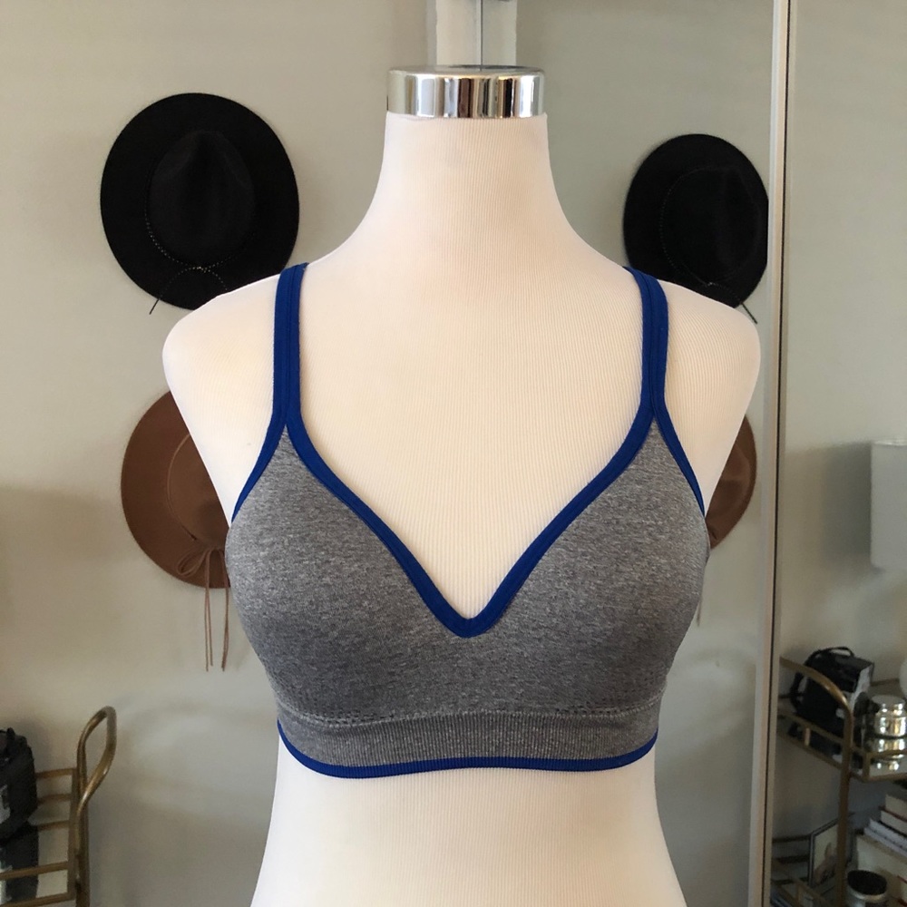 ✨Danskin sports bra